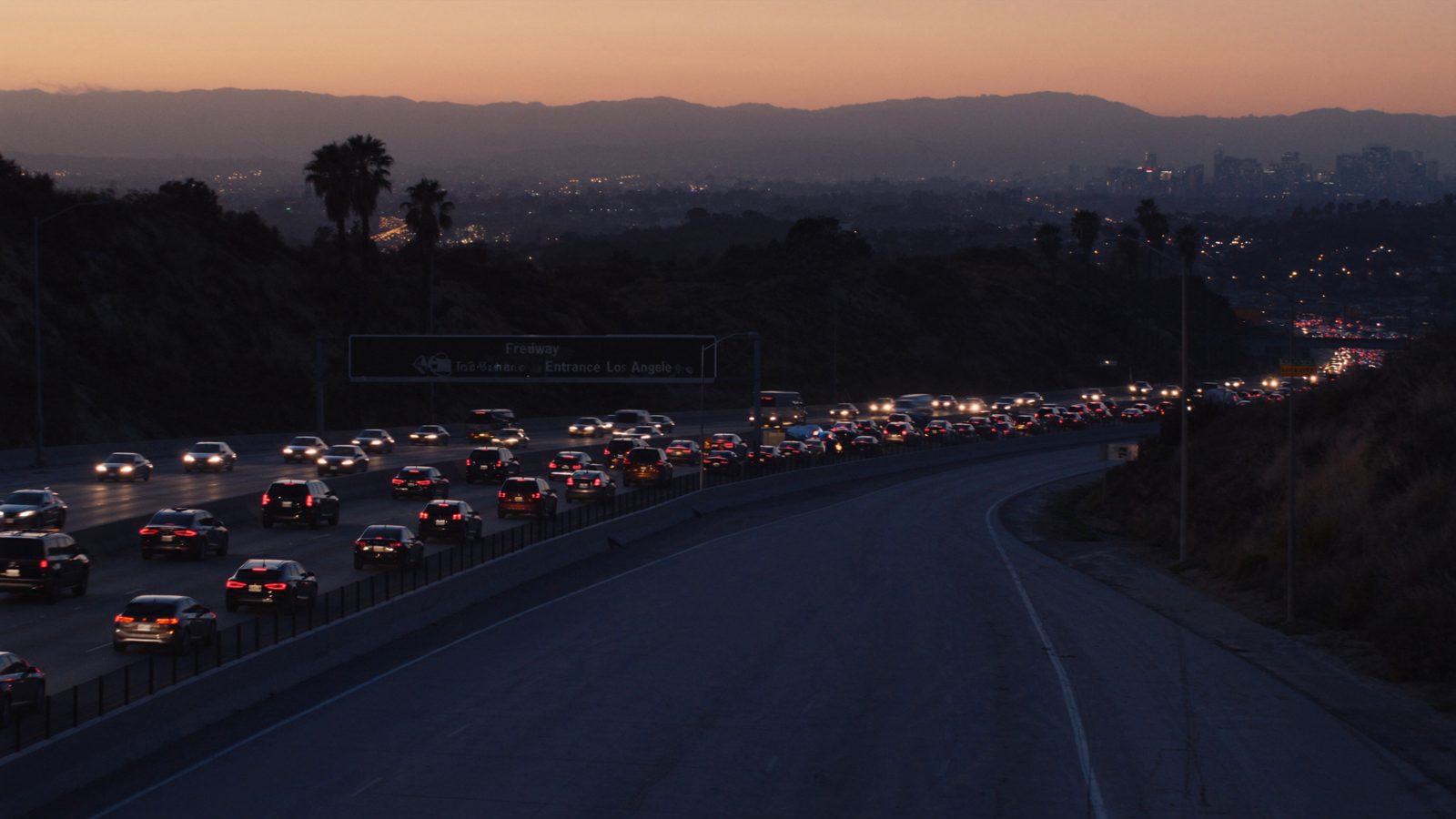 How Long Is the Commute From Simi Valley to LA and the Valley?